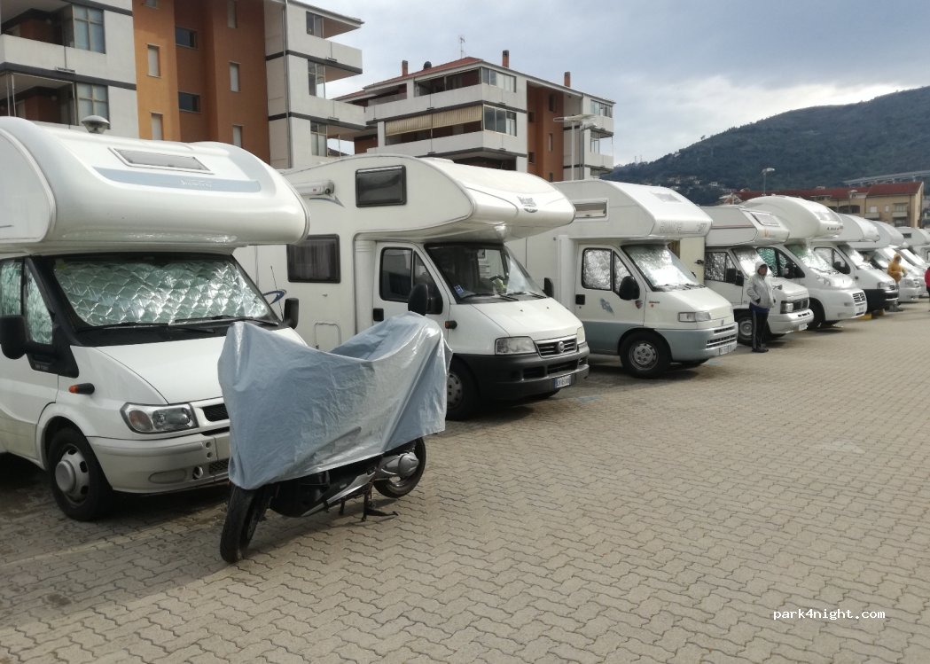 (17051) Marina di Andora - 62 Via Marco Polo — foto