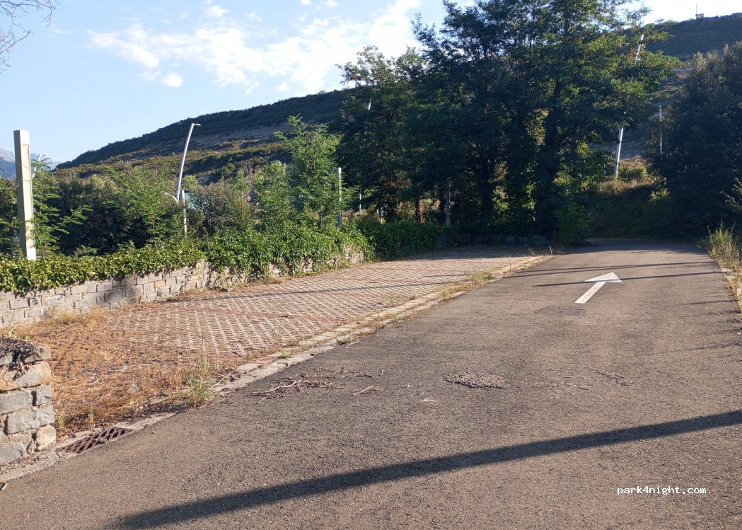 (22613) Latas - Unnamed Road — foto 2