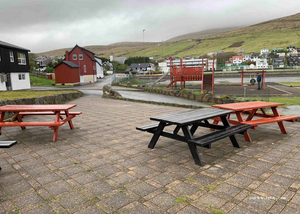 (370) Miðvágur - 18 Kirkjavegur — foto