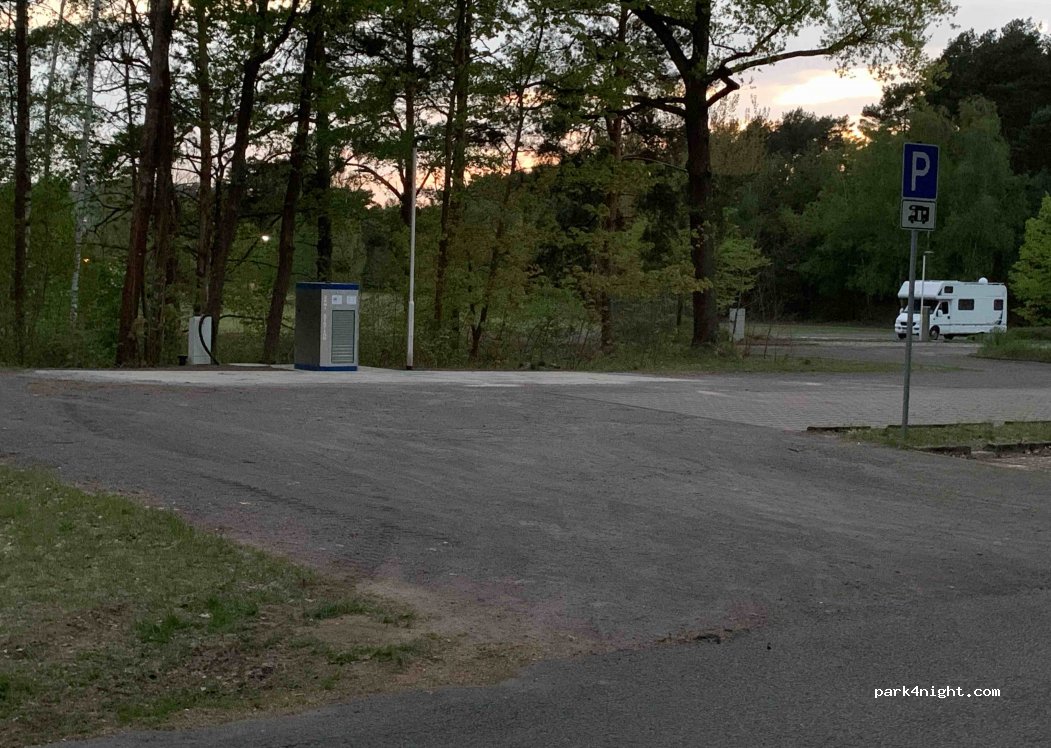 Wohnmobilstellplatz — foto