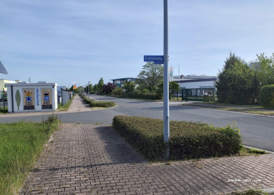 (99198) Erfurt - 47 Fichtenweg — foto 2