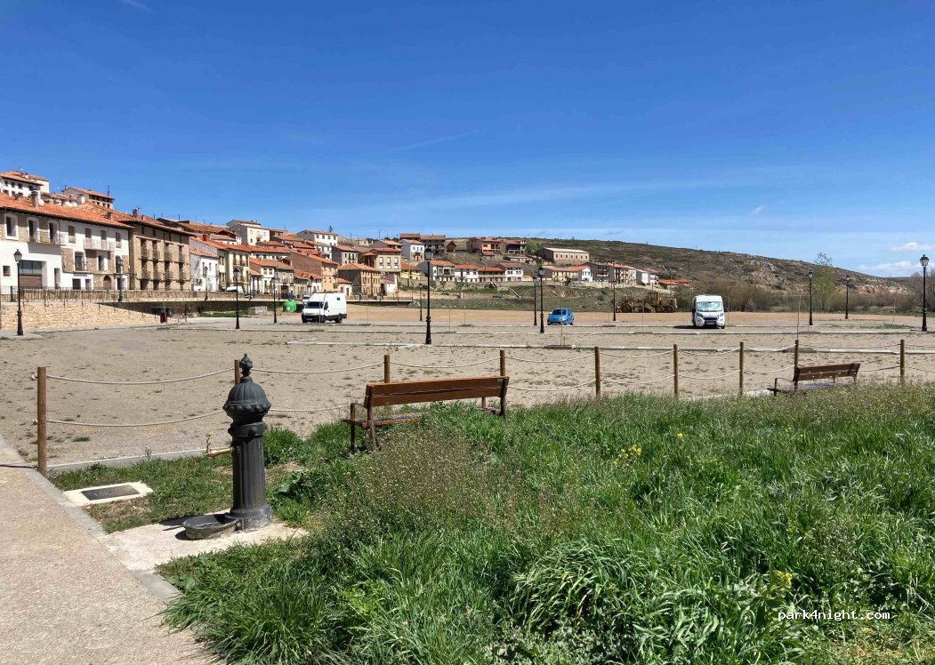 (44366) Orihuela del Tremedal - 3 Plaza Ayuntamiento — foto 3