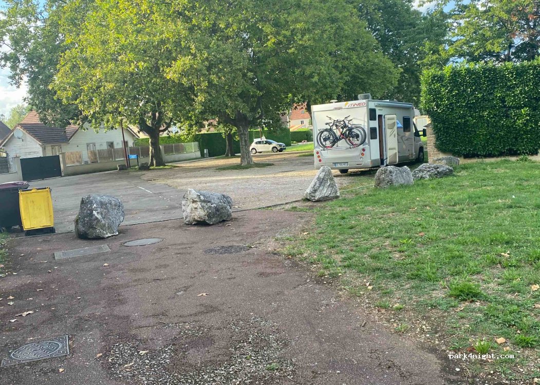 Square Daniel Bazenet — foto 4