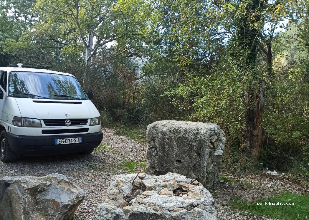 (26110) Aubres - Chemin des Pilles — foto 2