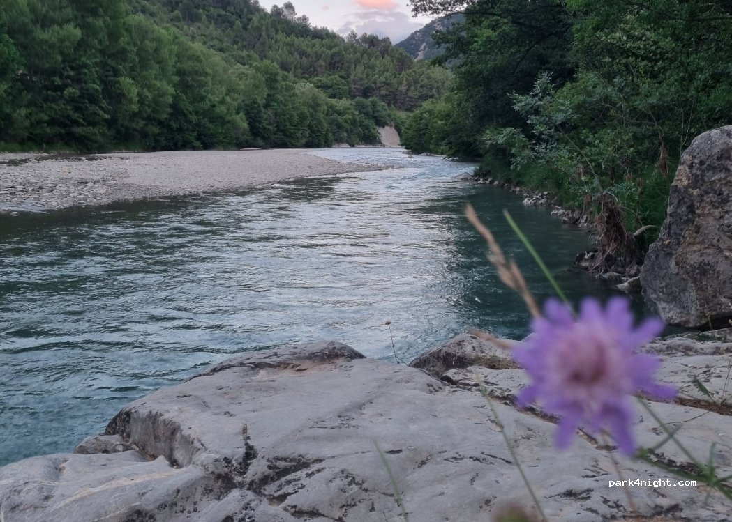 (26110) Aubres - Chemin des Pilles — foto 4