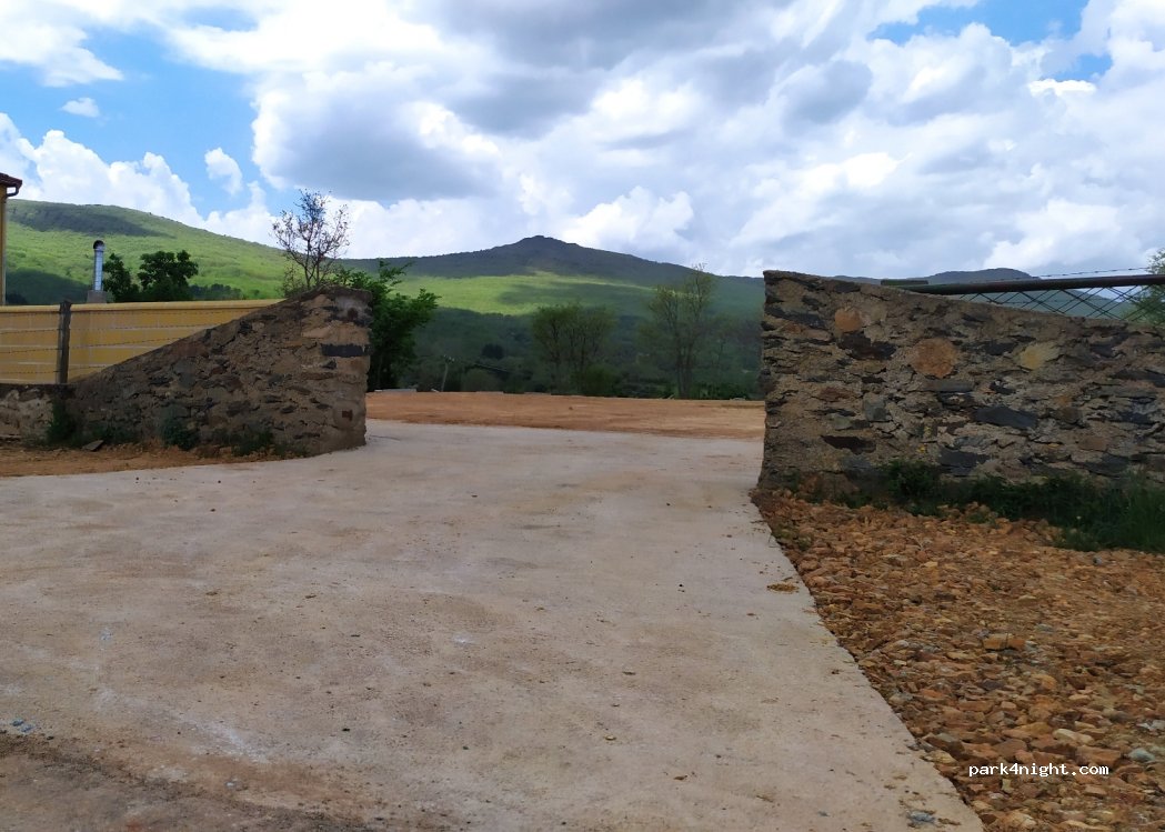 (37607) Navarredonda de la Rinconada - Calle Teso de las  Corzas — foto