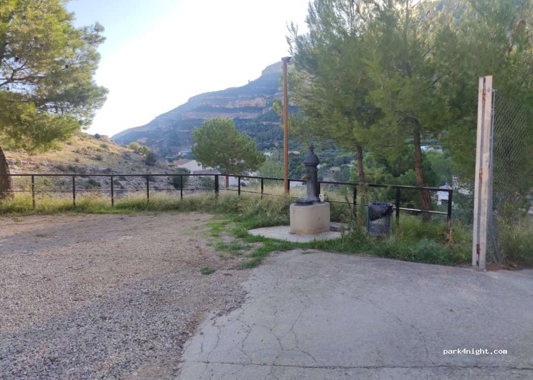 (46199) Cortes de Pallás - 50 Carretera la Muela — foto 3