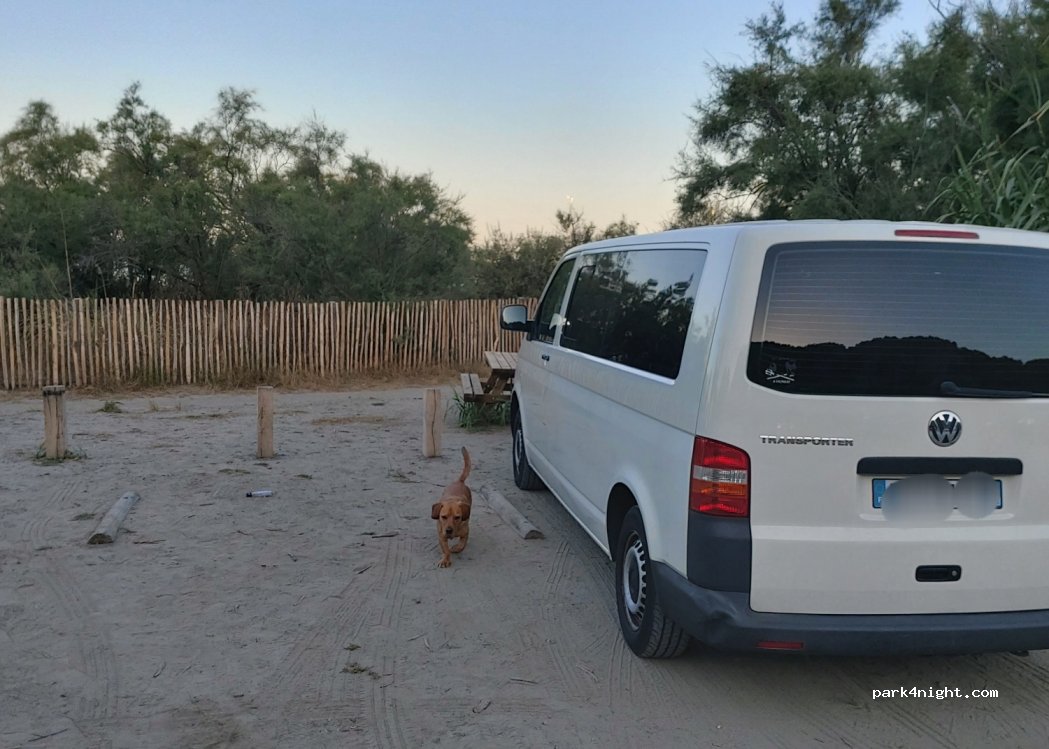 (30220) Aigues-Mortes - Unnamed road — foto 3