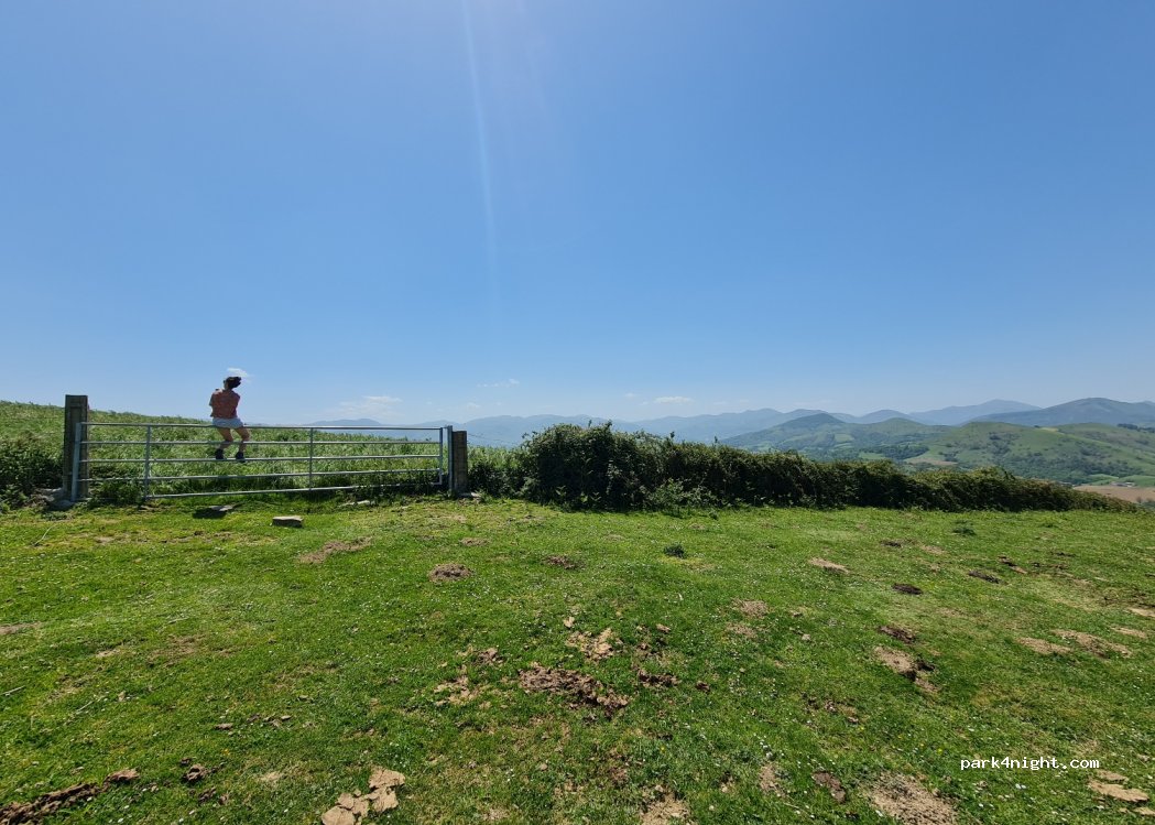 (64640) Lantabat - Unnamed road — foto