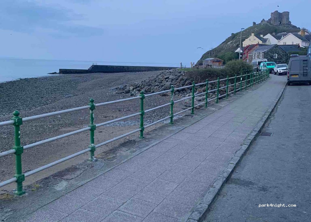 (LL52 0HW) Criccieth - 25 Penpaled Road — foto
