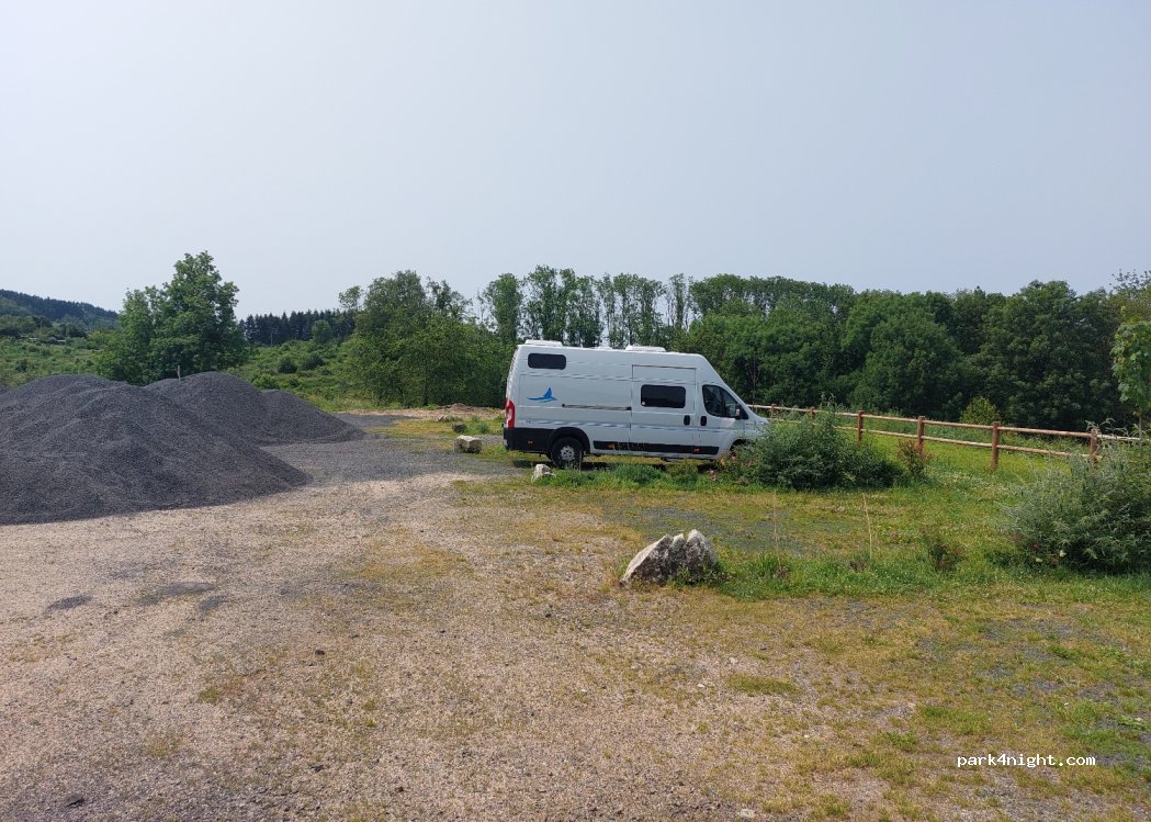 Aire de service camping-cars Le Vernet-Chaméane — foto 4