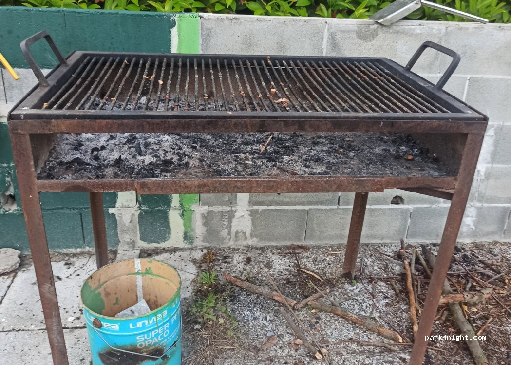 Campeggio Aree Sosta camper IL SALICE — foto
