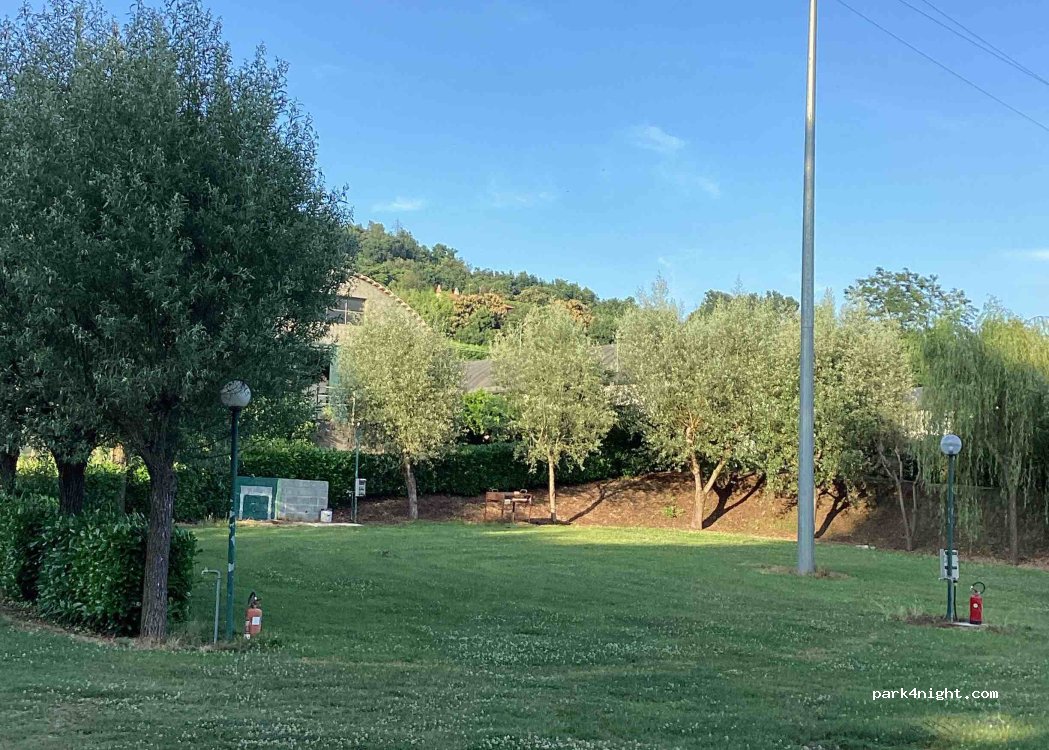 Campeggio Aree Sosta camper IL SALICE — foto 5