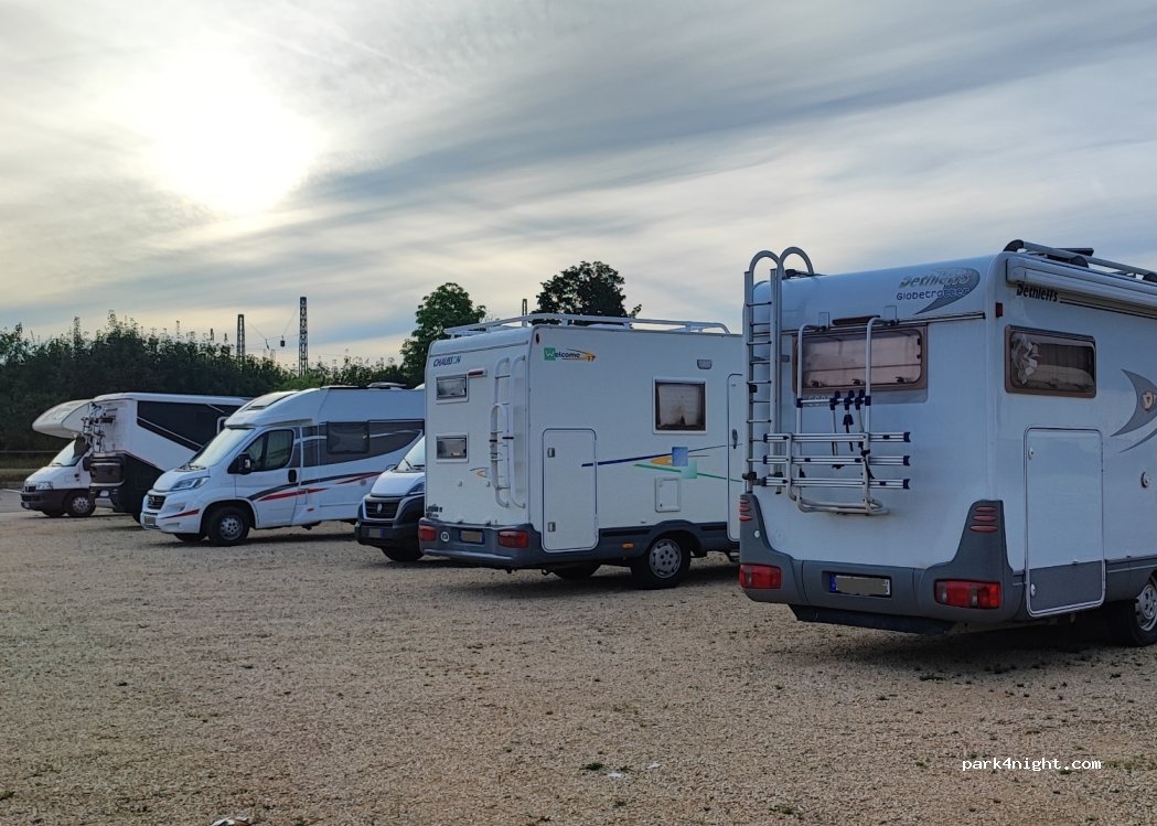 (86720) Nördlingen - 7 Wemdinger Straße — foto 4