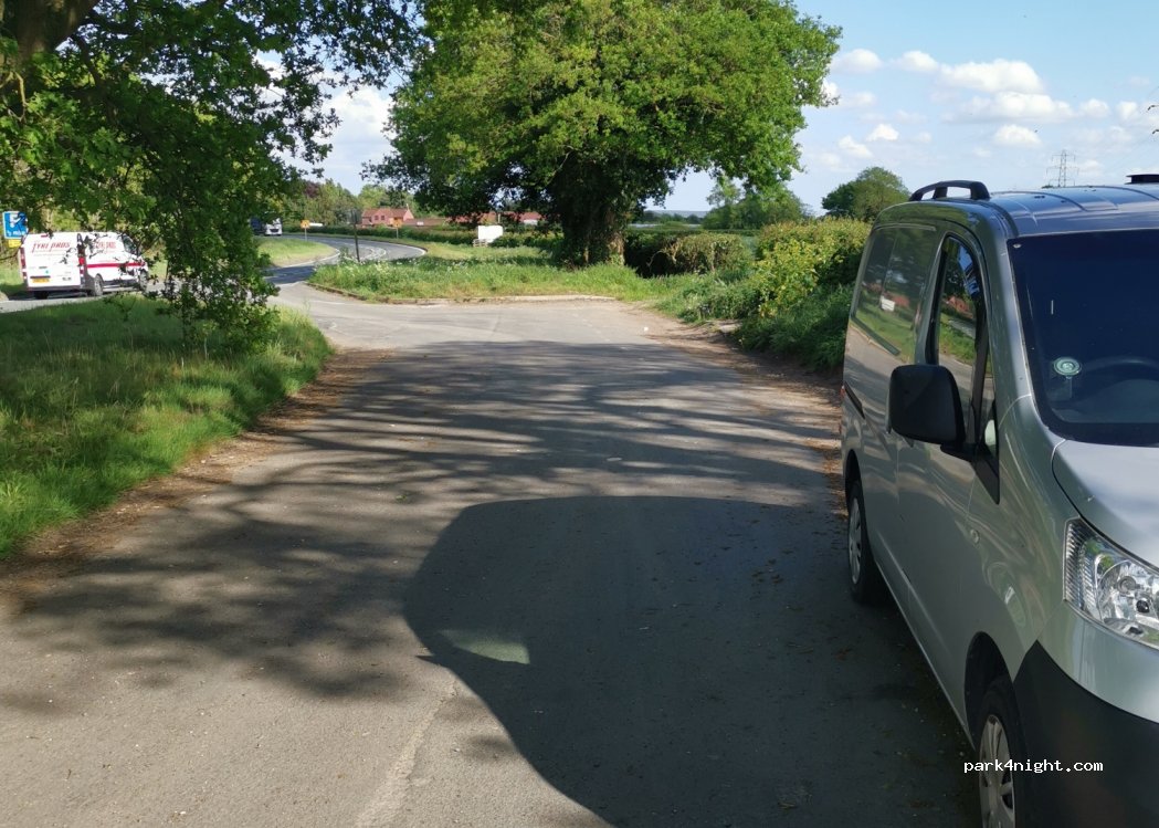 (NR14 7PH) Holverston - Unnamed road — foto