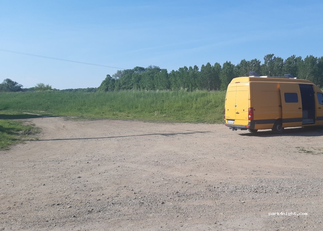 (691 46) Ladná - Unnamed road — foto