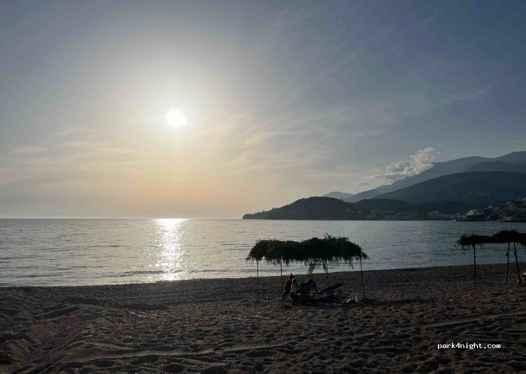 (9425) Himarë - Unnamed road — foto