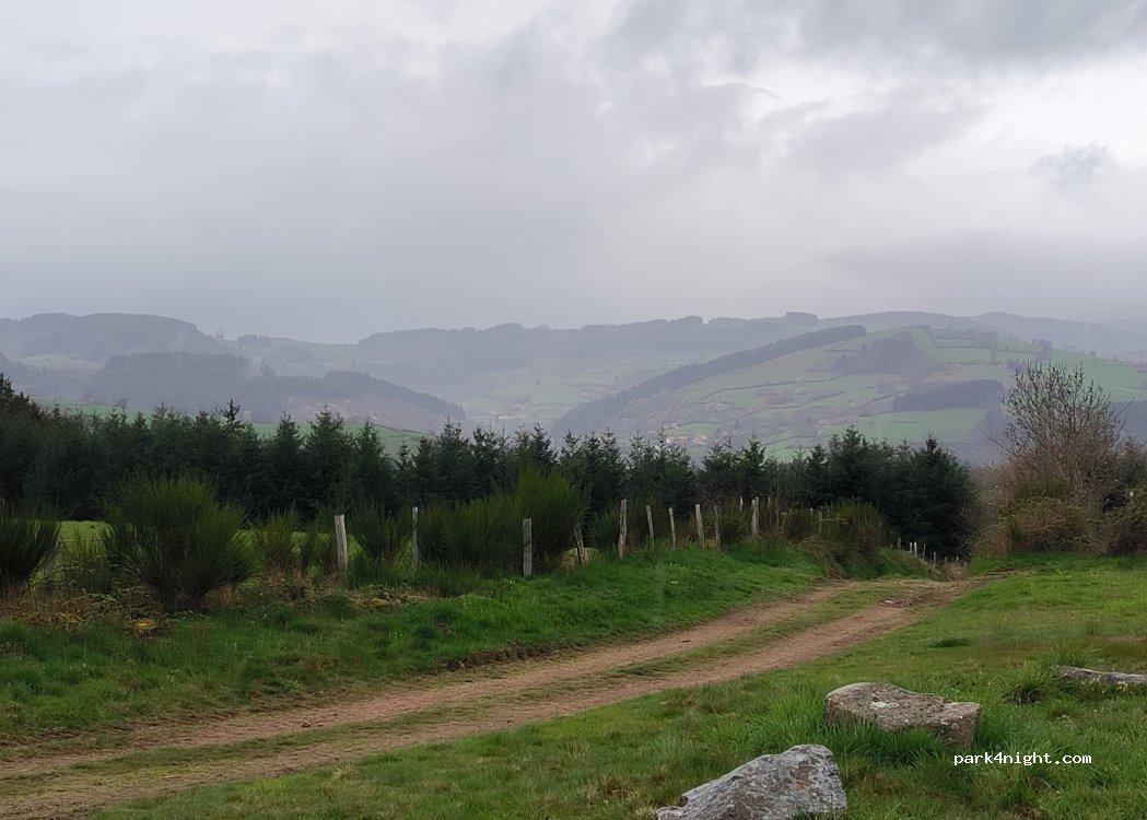 (42155) Villemontais - Unnamed Road — foto 2