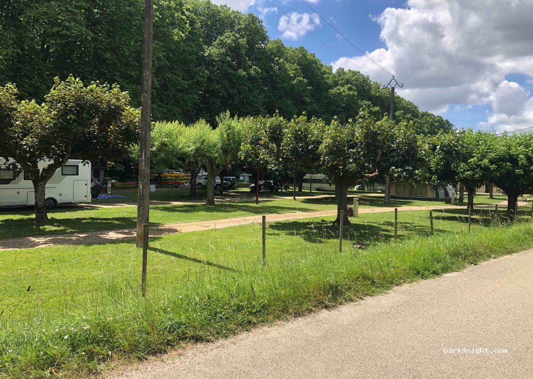 Camping Au Jardin - Base de Loisirs — foto