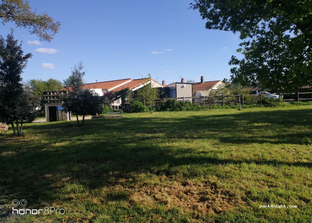 Élevage et camping à la ferme de la Maison Neuve — foto 4