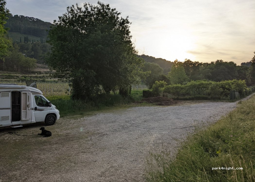 (83330) Le Beausset - 943 Chemin du Gourganon — foto