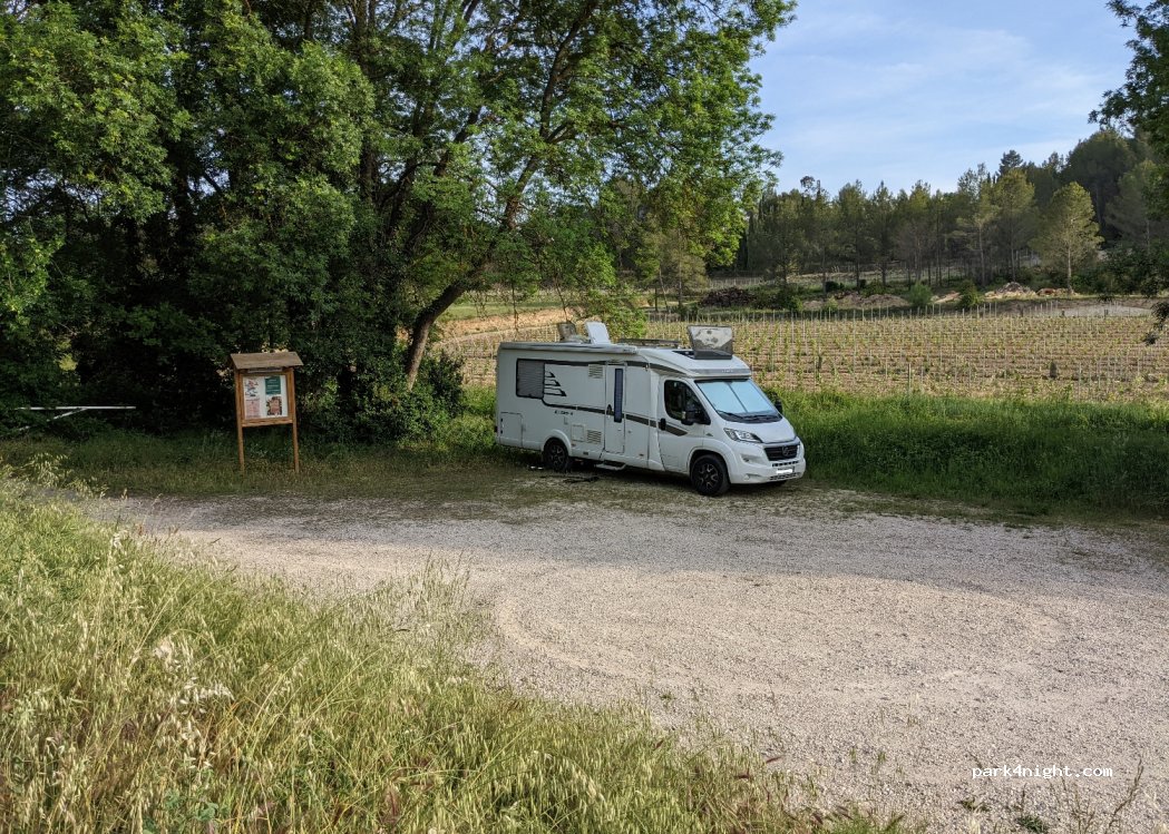 (83330) Le Beausset - 943 Chemin du Gourganon — foto 2