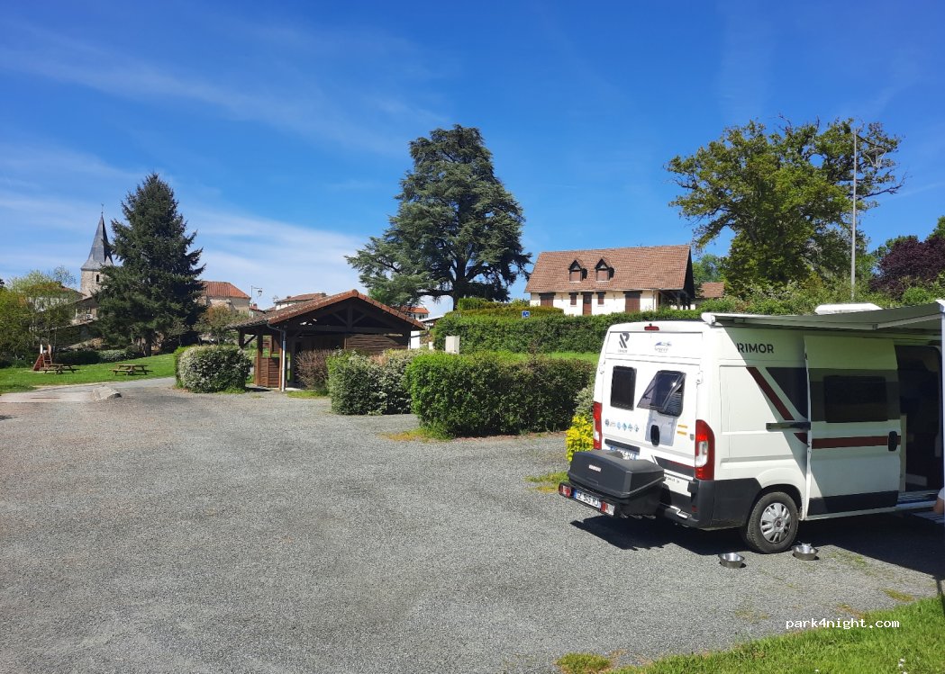 Aire de camping-car Javerdat — foto 4