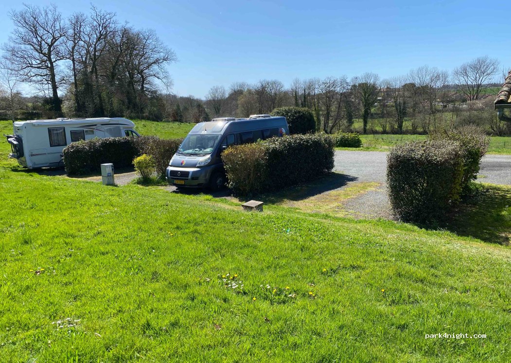 Aire de camping-car Javerdat — foto 5