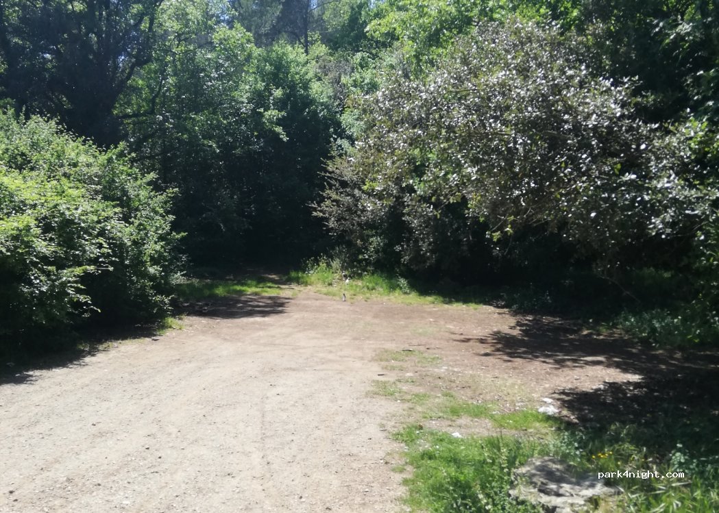 (06330) Roquefort-les-Pins - Chemin du Peissaut — foto