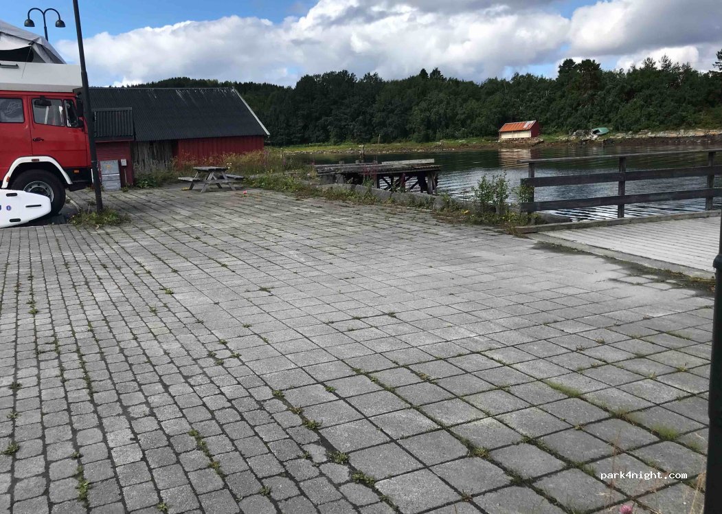 (6699) Kjørsvikbugen - 690 Hemnevegen — foto