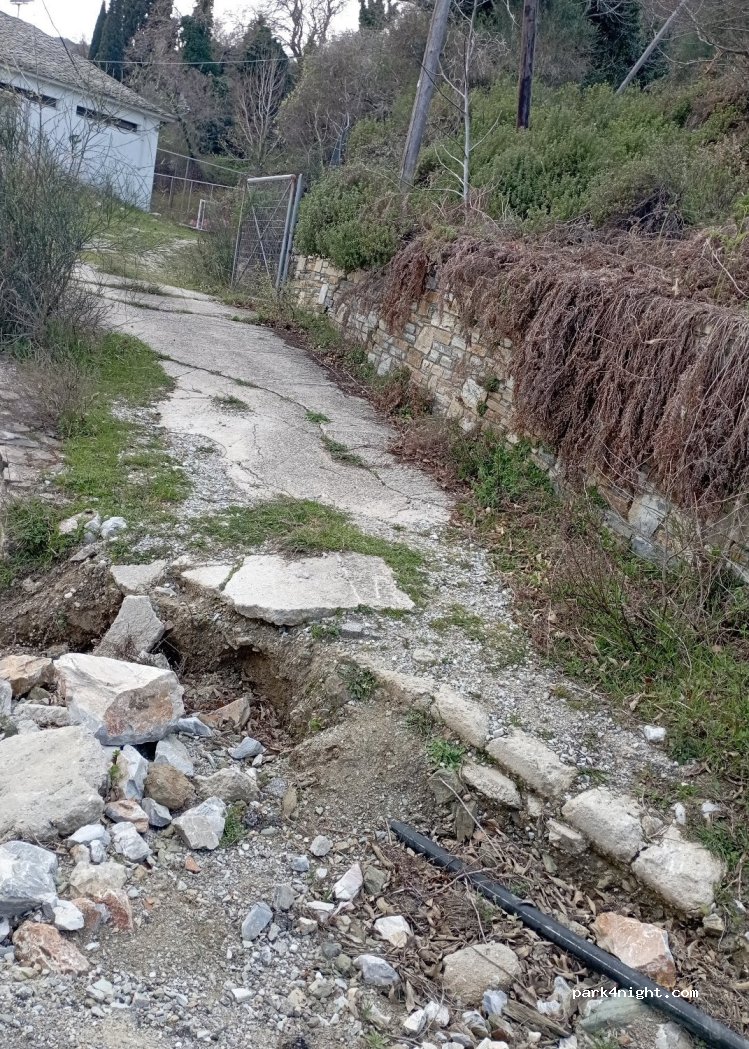 (370 12) Tsagkarada - Unnamed Road — foto 4