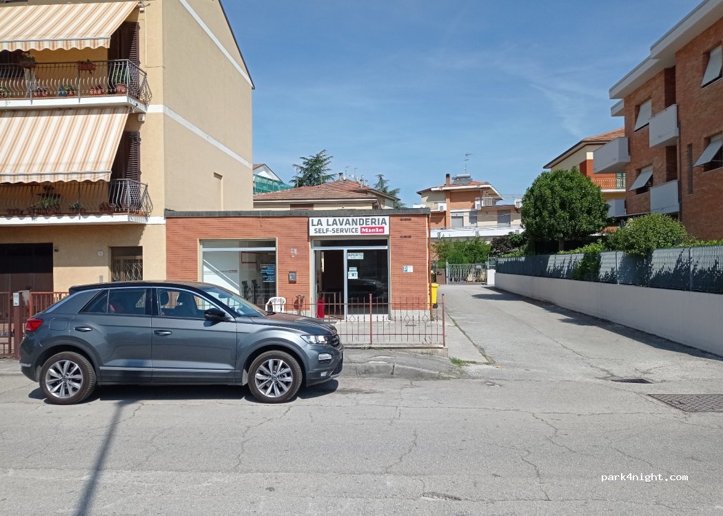 (60035) Jesi - 40A Via Ancona — foto