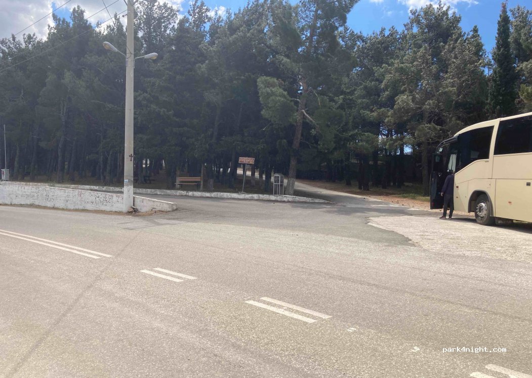 (190 12) Vilia - Unnamed Road — foto