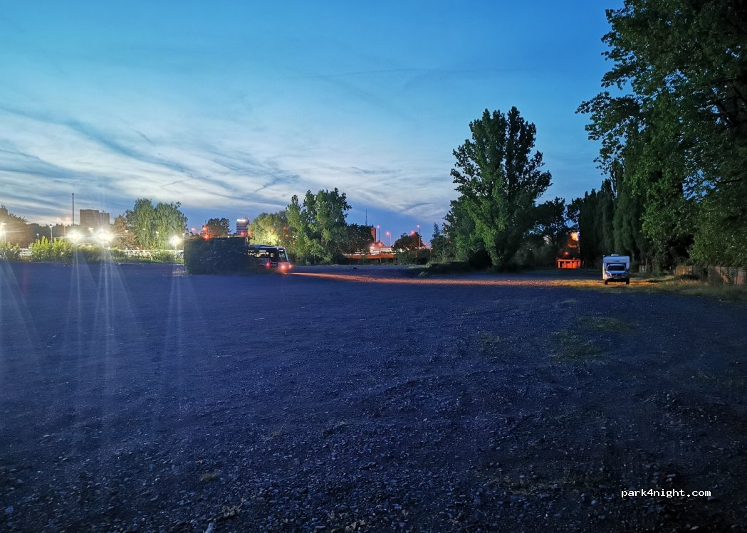 (703 00) Ostrava - 3004 Vítkovická — foto