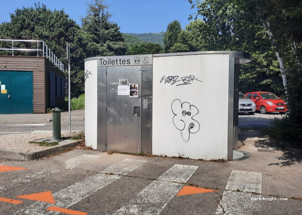 (38170) Seyssinet-Pariset - 20 Avenue Victor Hugo — foto