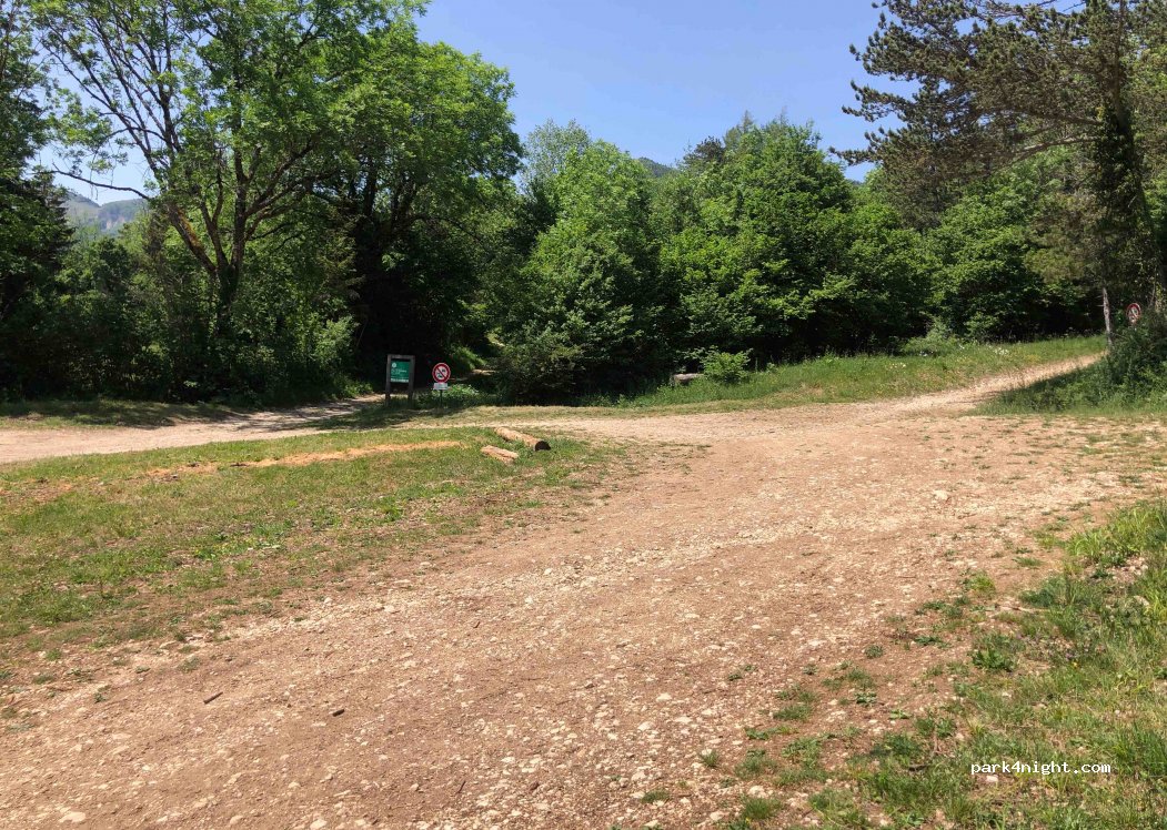(01170) Gex - 2097 Rue de la Forêt de Dissé — foto