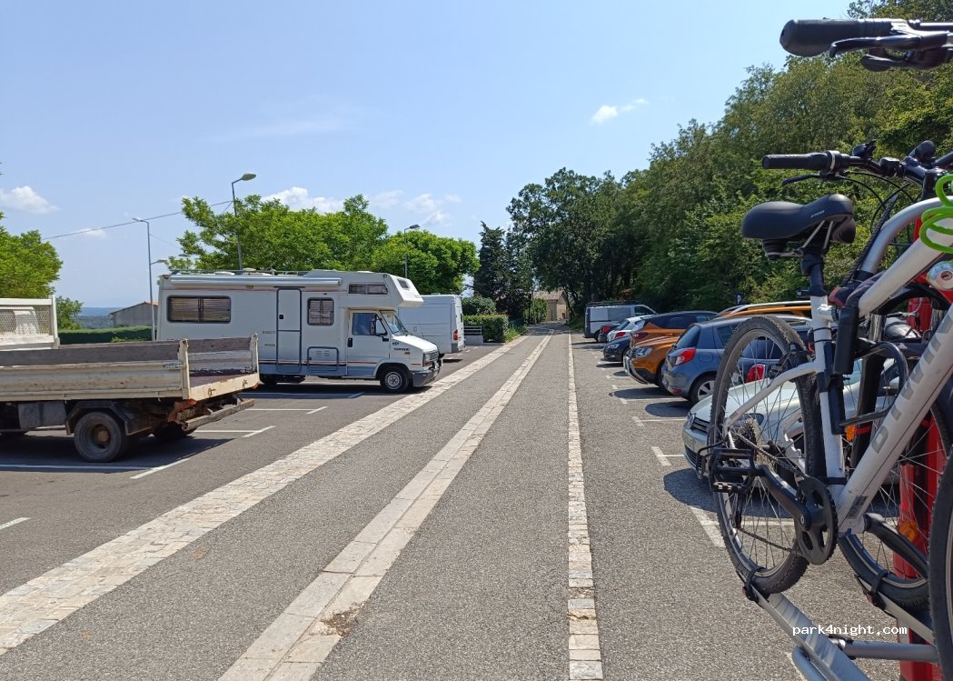 (83560) Esparron - 1-17 Avenue de Saint Maximin — foto 2