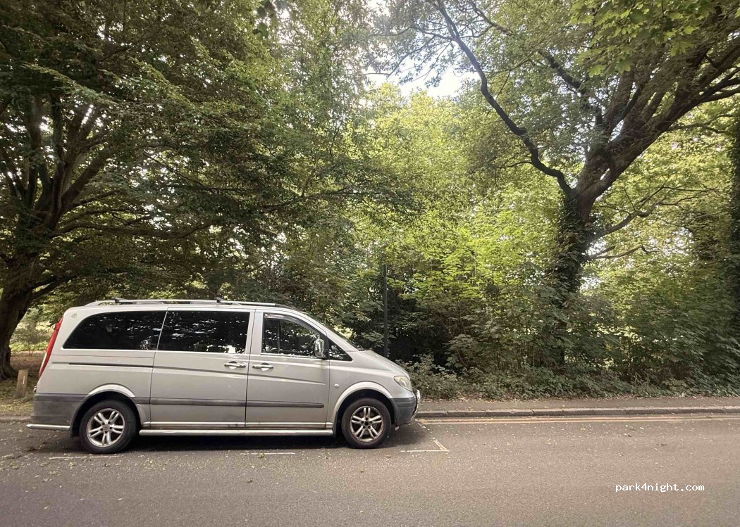 (SW15 3SY) Putney - Telegraph Road — foto