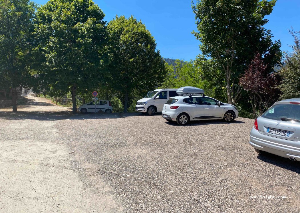 (48210) Gorges du Tarn Causses - Montbrun Village — foto