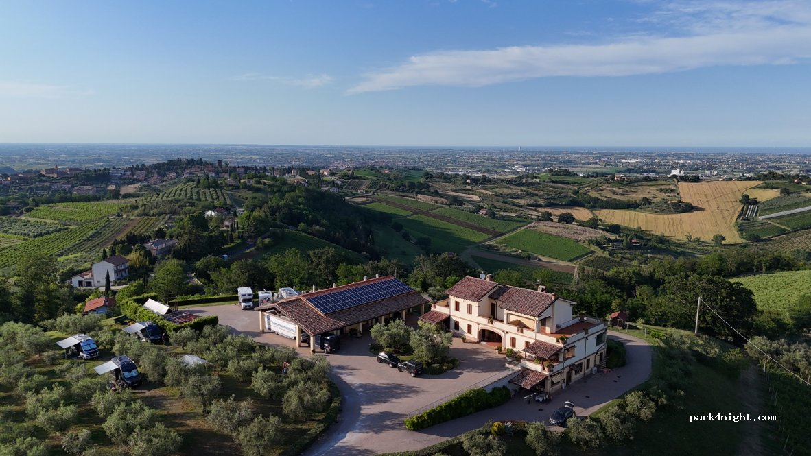 Family Farm Gobbi Winery-Agriturismo-Shop — foto