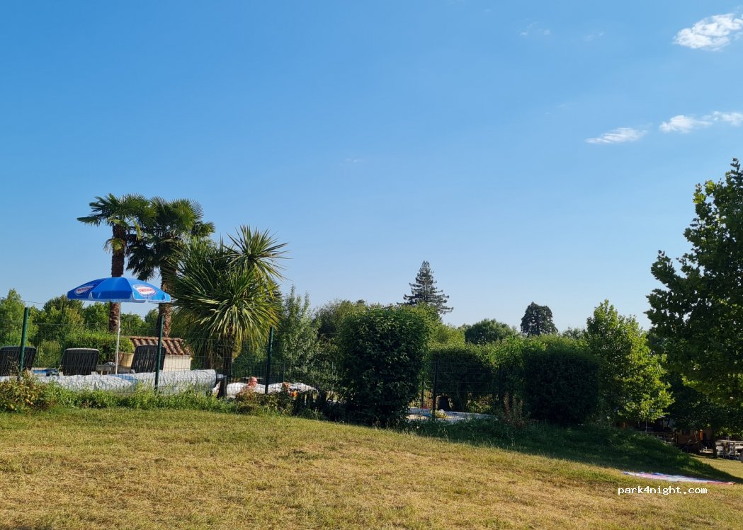 Camping Lestaubière | Camping à Douville en Dordogne — foto