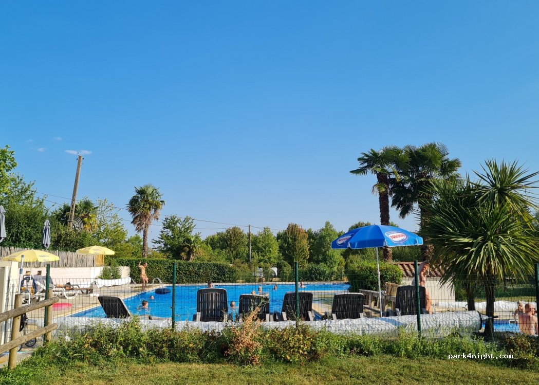 Camping Lestaubière | Camping à Douville en Dordogne — foto 2