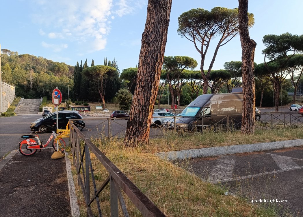 (00135) Roma - Piazzale della Farnesina — foto 2