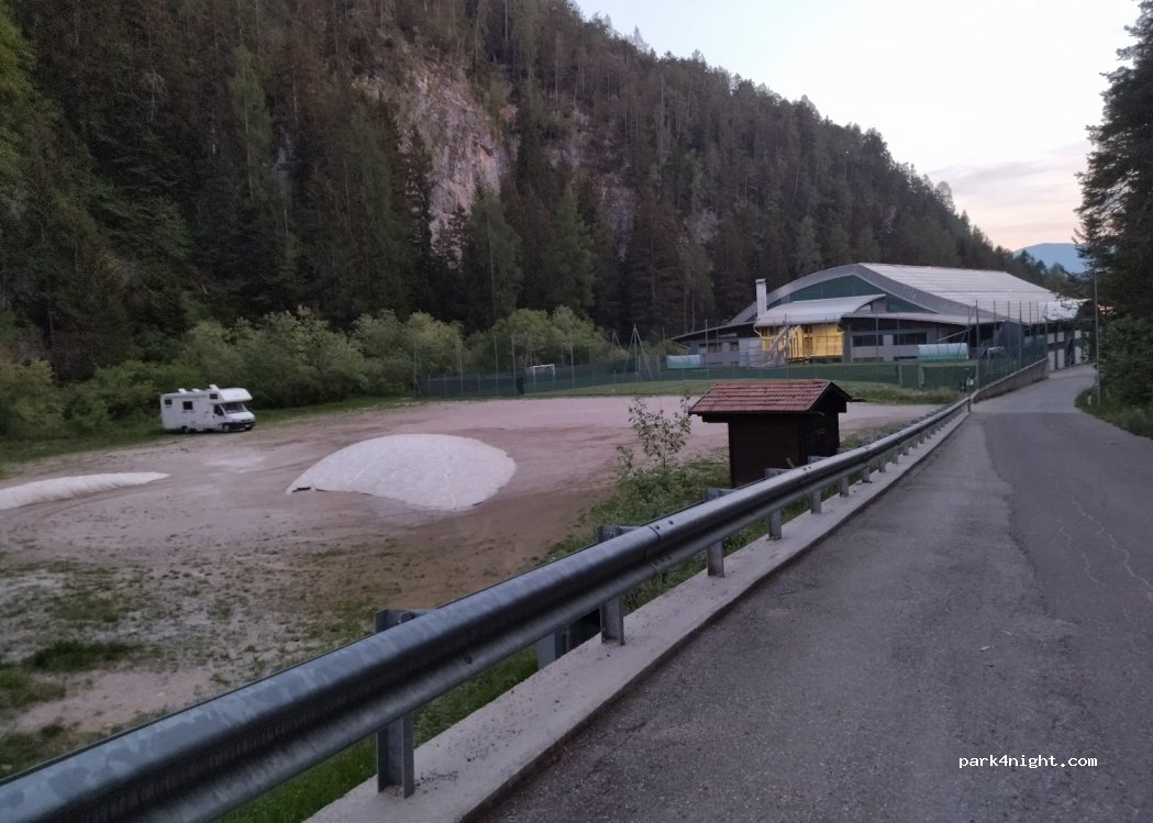 (38013) Fondo - Via Lago Smeraldo — foto