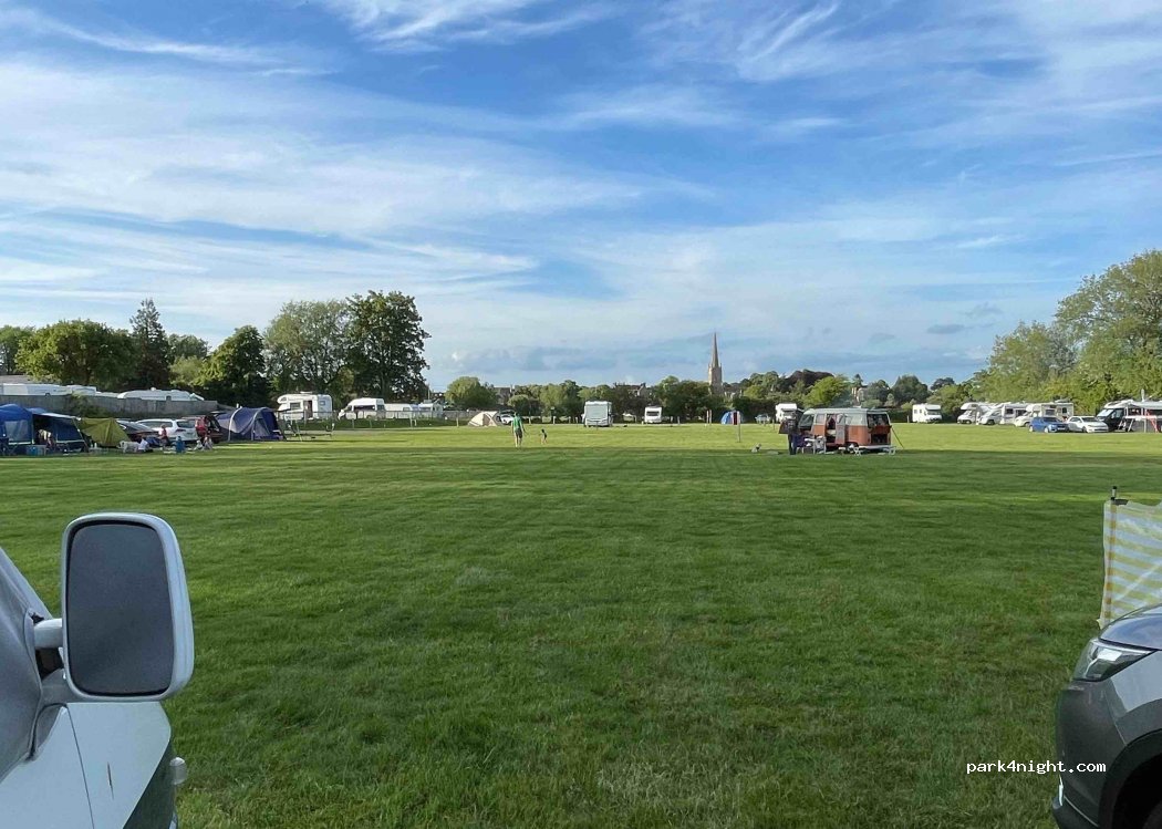 Bridge House Campsite — foto