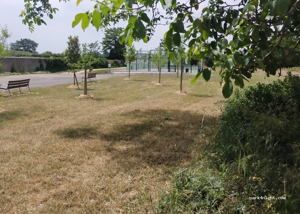 (86170) Neuville-de-Poitou - 11 Rue du Cimetière — foto 3