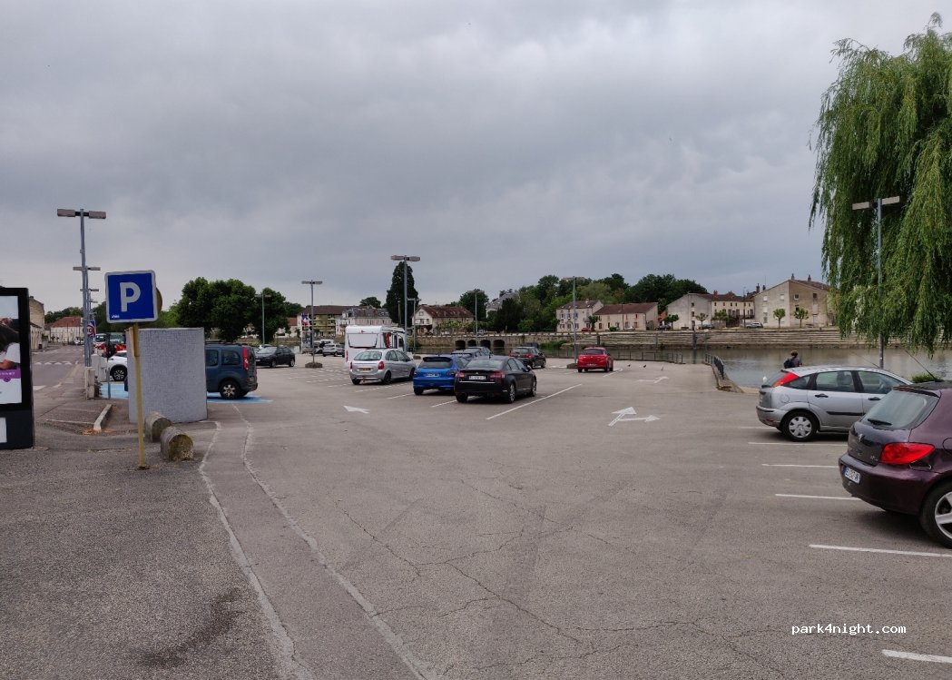 (70100) Gray - 3 Quai Mavia — foto
