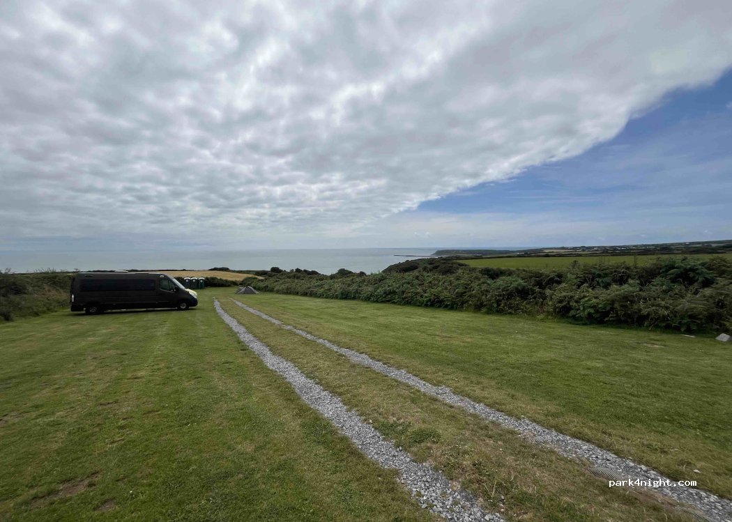 E & J Beynon & Son - Eastern Slade Farm — foto 5