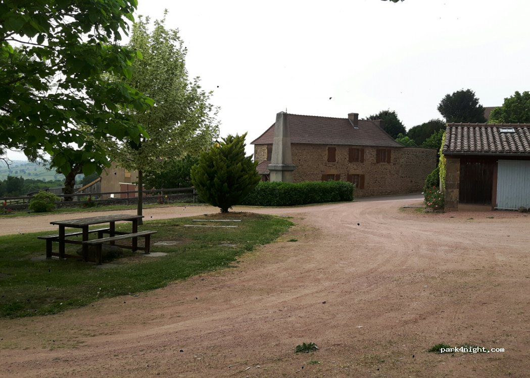(71800) Saint-Germain-en-Brionnais - 225 D402 — foto 3