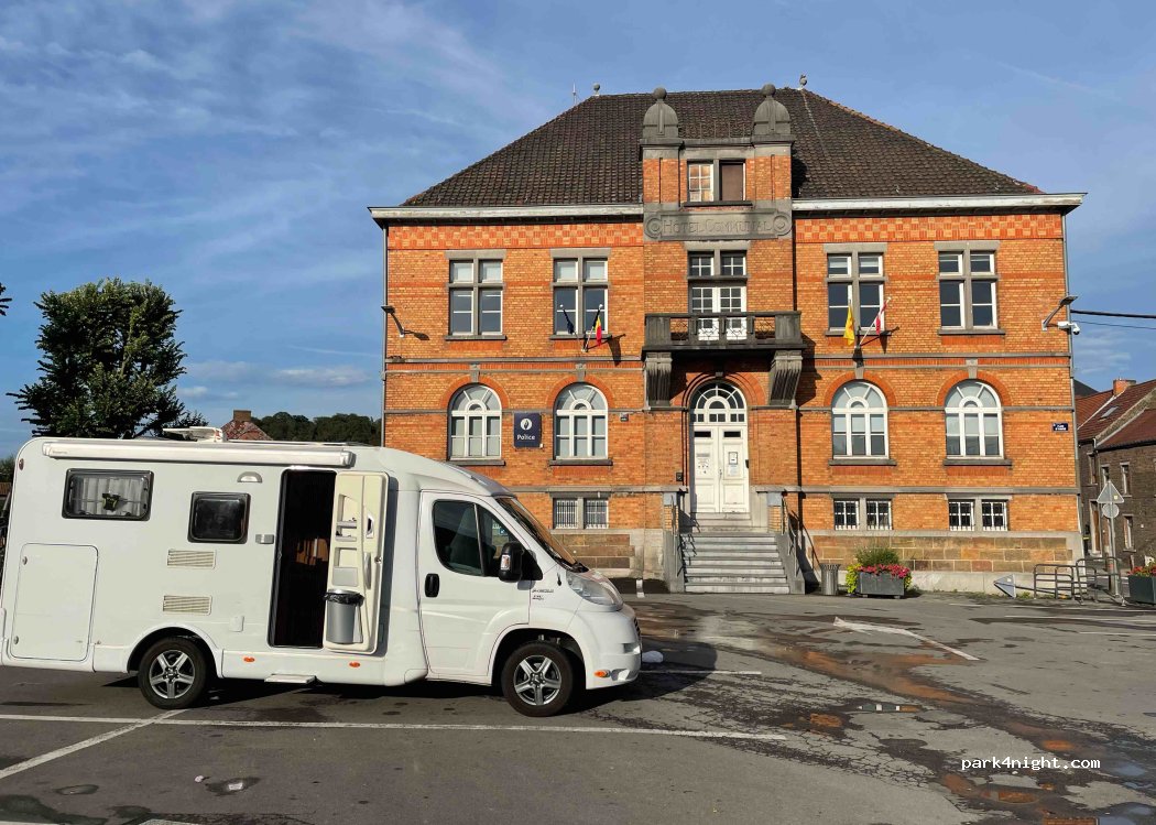 (7021) Mons - 2 Place d'Havré — foto 4